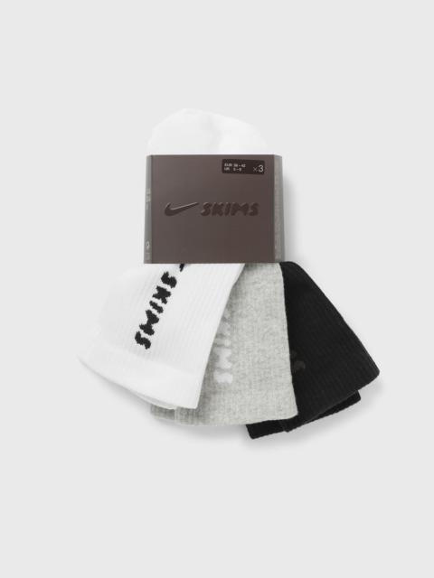 Nike WMNS x SKIMS DRI-FIT CREW-SOCKS 3 PAIR