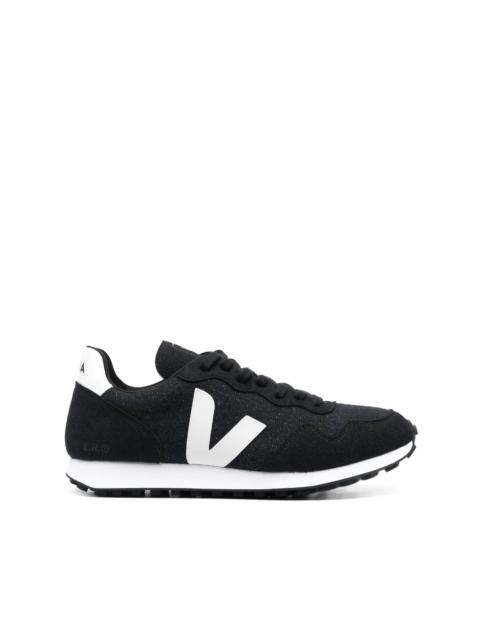 VEJA logo-patch low-top sneakers