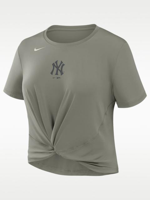 Nike New York Yankees One Twist Women's Nike Dri-FIT MLB T-Shirt