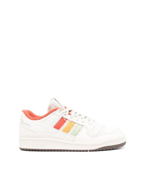 adidas 포럼 84 낮은 탑 스니커
