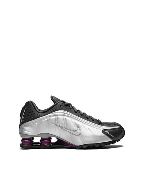 Nike Shox R4 "Anthracite/True Berry" sneakers