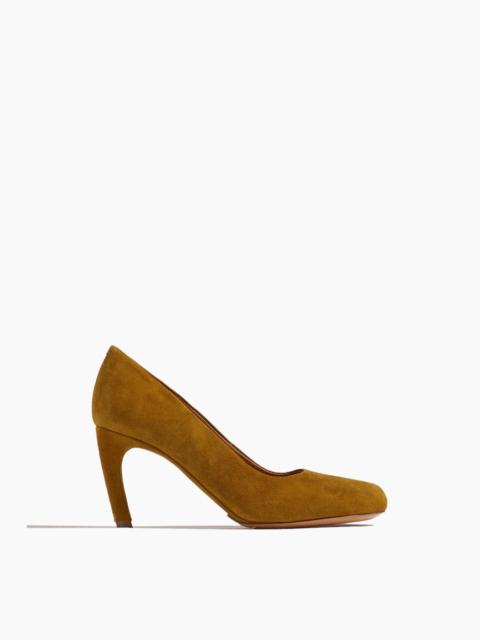 Suede Pump in Mustard