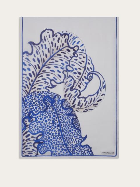 FERRAGAMO FOLIAGE PRINT STOLE