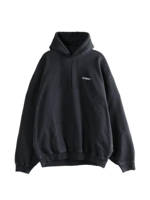 VETEMENTS logo-detail hoodie