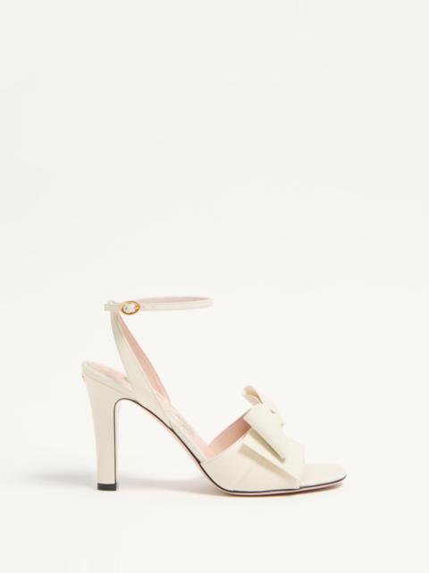 Valentino Two-tone Lace And Leather Foliefoliage Pumps