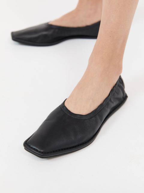 ST. AGNI Soft Gathered Flats - Black
