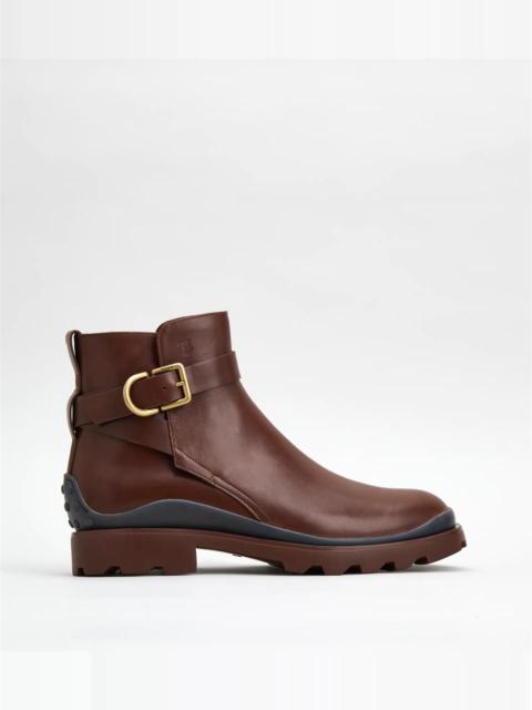 Tod's ANKLE BOOTS IN LEATHER - BROWN