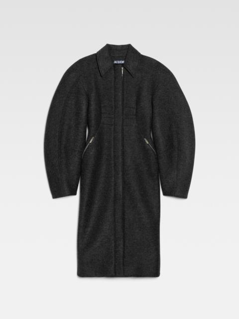 JACQUEMUS Le manteau Croissant