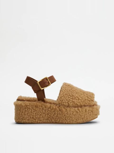Tod's WEDGE SANDALS IN LEATHER AND WOOL - BROWN