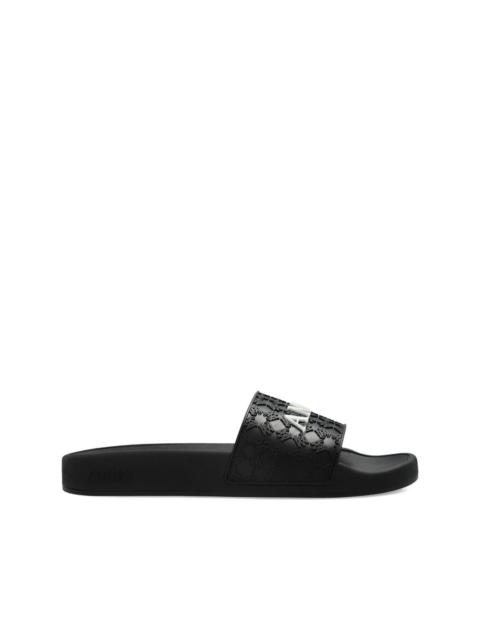 MA Quad logo-embossed slides