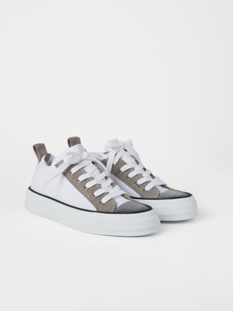 Brunello Cucinelli Knit 과 suede sneakers 와 소중한 toe
