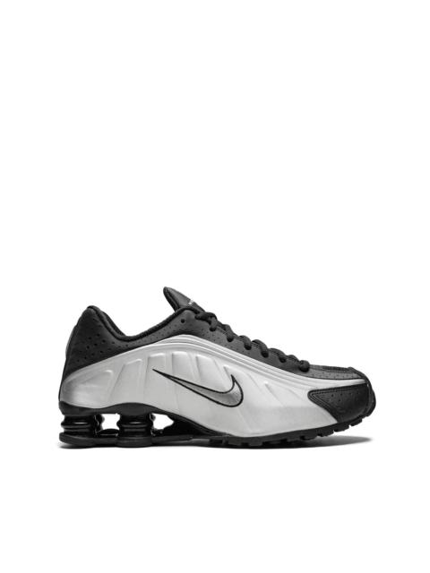 Nike Shox R4 sneakers