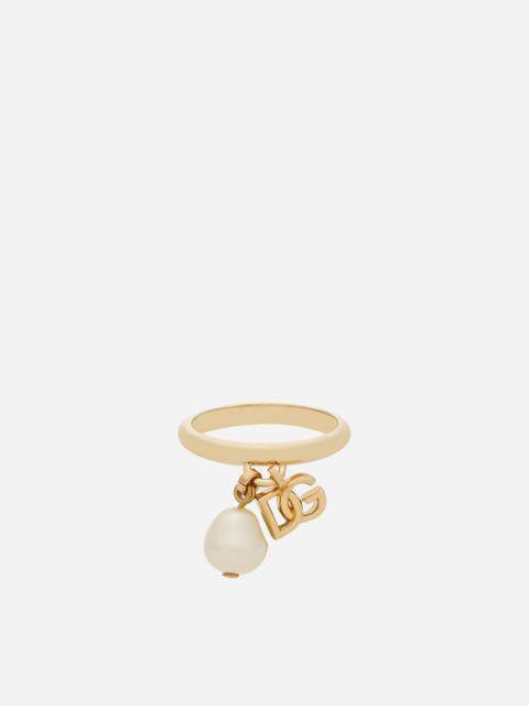 Dolce & Gabbana Engagement ring with DG logo and pearl charms