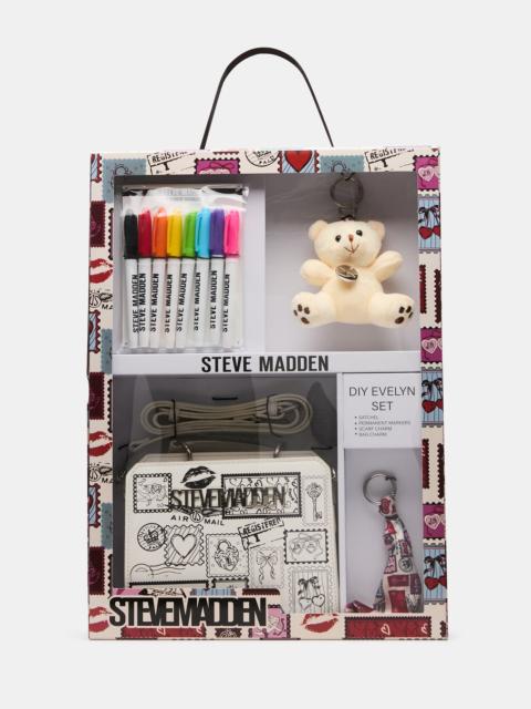 STEVE MADDEN EVELYN STAMP BAG GIFT SET WHITE/MULTI