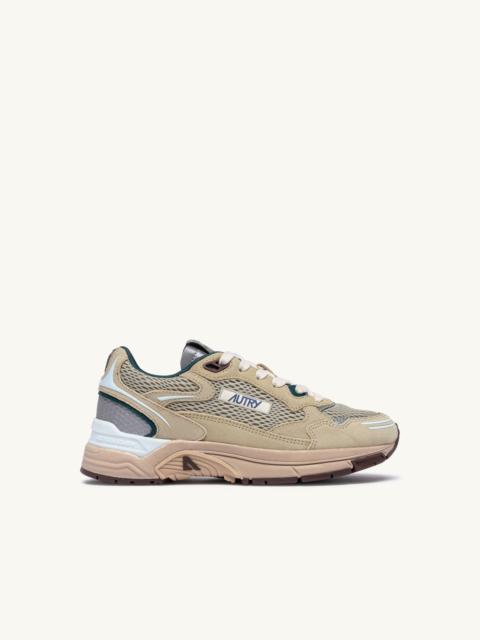 AUTRY HYPERWAY SNEAKERS IN ECRU AND SPA BLUE SUEDE AND MESH