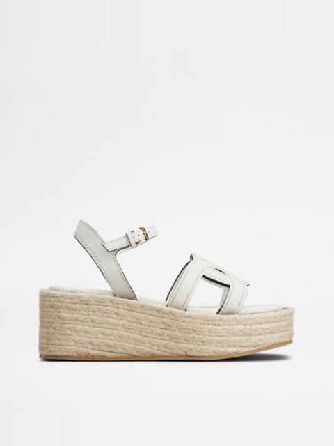 Tod's KATE WEDGE SANDALS IN LEATHER - WHITE