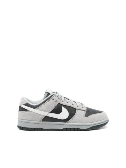 Dunk Low sneakers