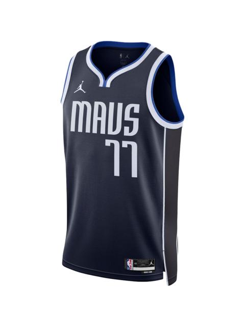 Nike NBA Mavericks '77 Doncic Swingman Jersey Youth "Navy" 9Y2B7BXJP MAVDL