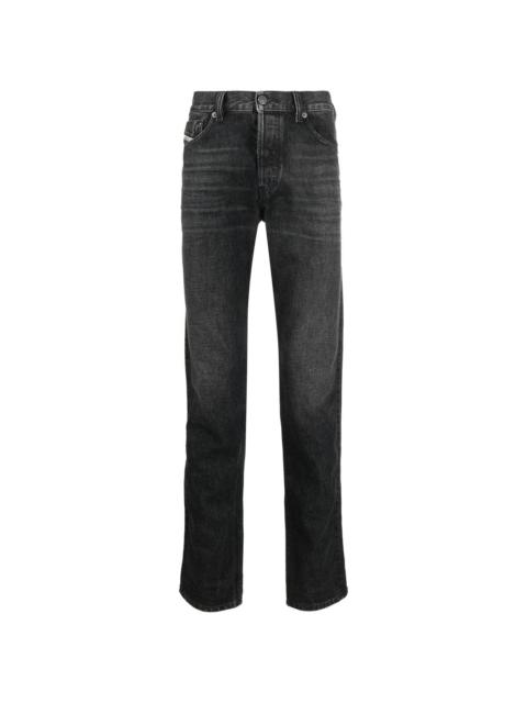 1995-SP2 slim-cut jeans