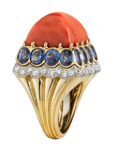 DAVID WEBB Coral Sapphire Sugarloaf Ring