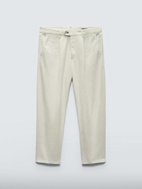 Pleated Cotton Chino
Classic Fit