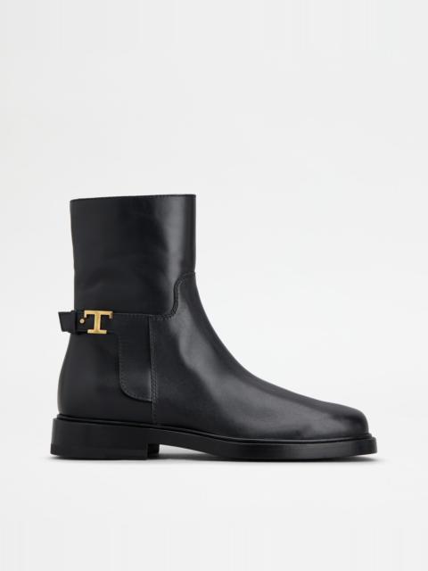 Tod's ANKLE BOOTS IN LEATHER - BLACK