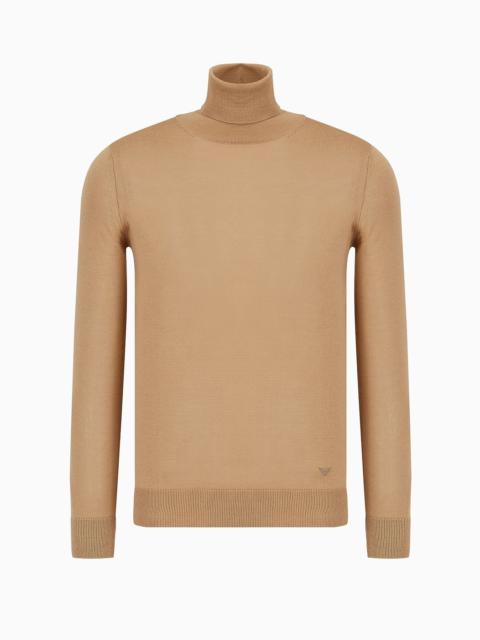 Pure virgin-wool rollneck