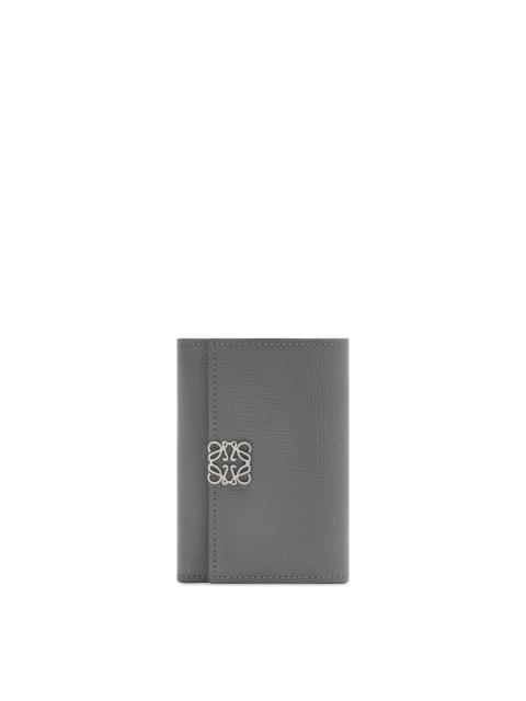 Anagram small vertical wallet in pebble grain calfskin