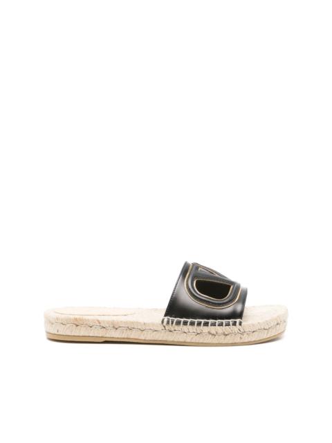 VLogo Signature leather slides