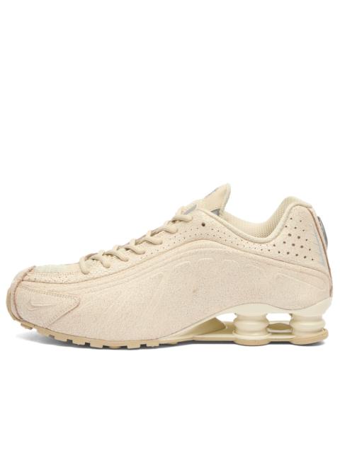Nike Nike Shox R4 SP Sneaker