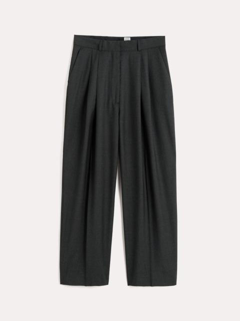Totême Double-pleated cropped trousers charcoal melange