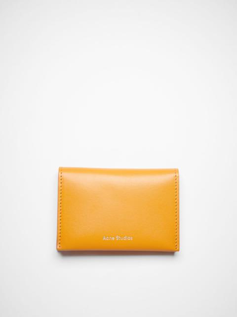 Acne Studios Folded leather card holder - Pumpkin orange