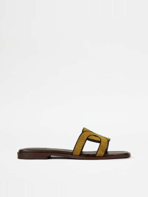 Tod's SANDALS IN SUEDE - GREEN
