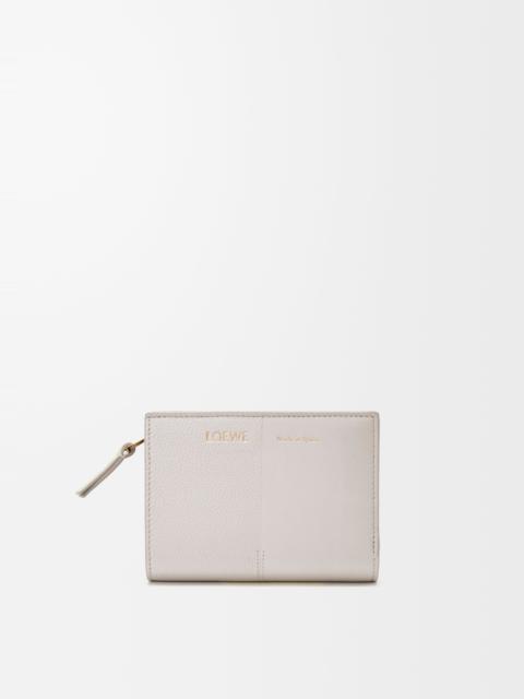 Duet compact wallet in smooth and grained calfskin