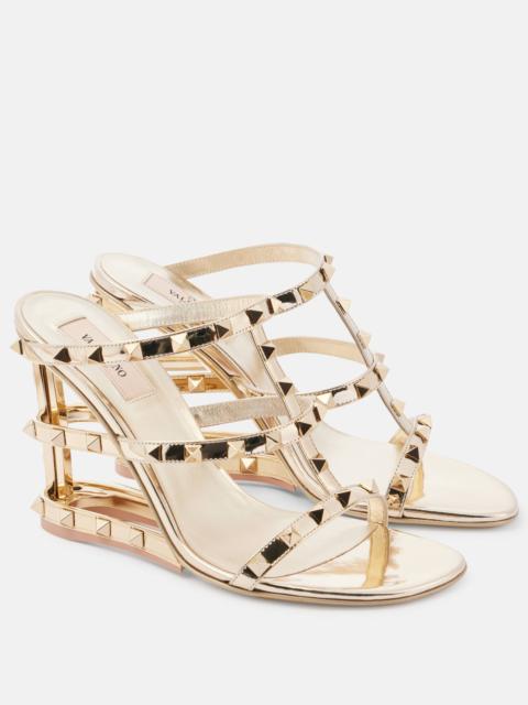 Rockstud 100 mirrored leather wedge sandals