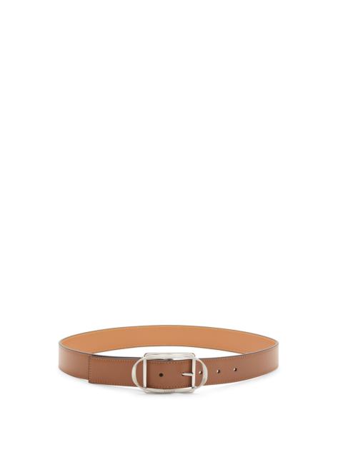 Curved buckle belt in smooth calfskin