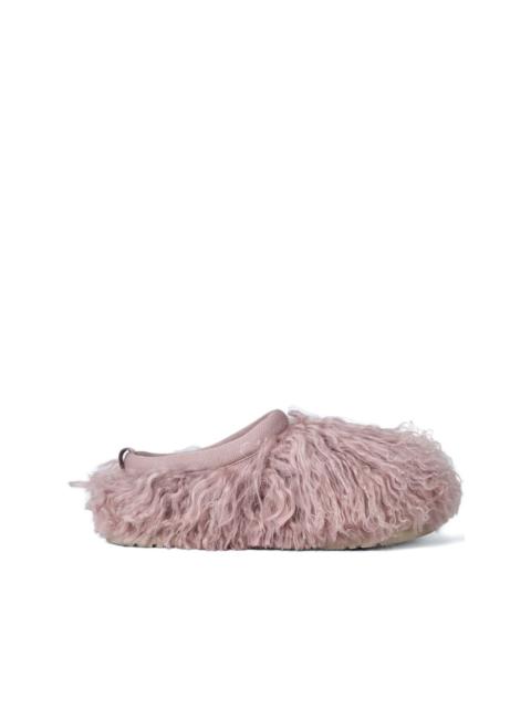 UGG round-toe slippers