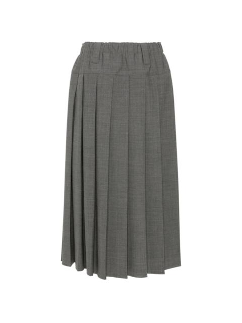 pleated skirt