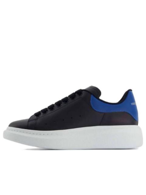 Alexander McQueen Alexander McQueen Oversized Sneaker 'Navy Ocean Blue' 734216WHGP54638