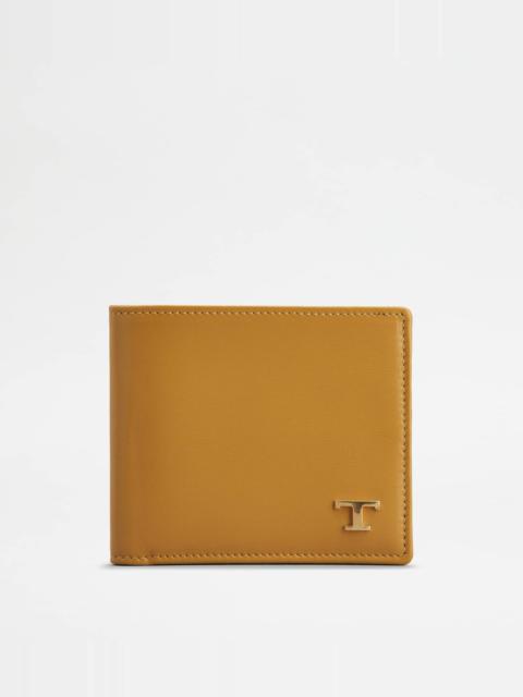 Tod's TOD'S WALLET IN LEATHER - YELLOW