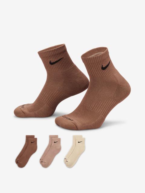 Nike Everyday Plus Cushioned Training Ankle Socks (3 Pairs)