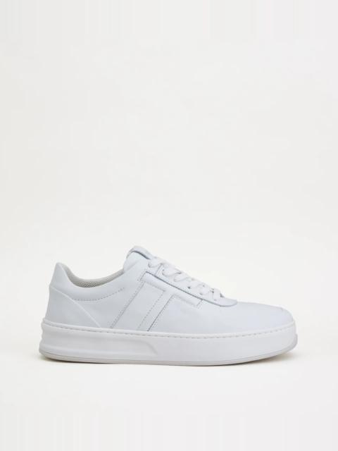Tod's SNEAKERS IN LEATHER - WHITE