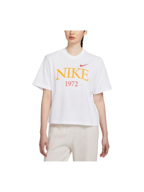 Nike (WMNS) Nike Sportwear Classic Boxy Graphic T-shirt Asia Sizing 'White' FQ6601-101