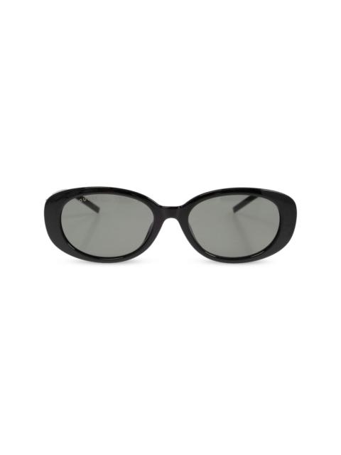 oval-frame sunglasses