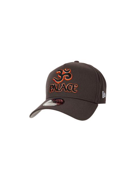 PALACE PALACE OM NEW ERA A-FRAME BROWN