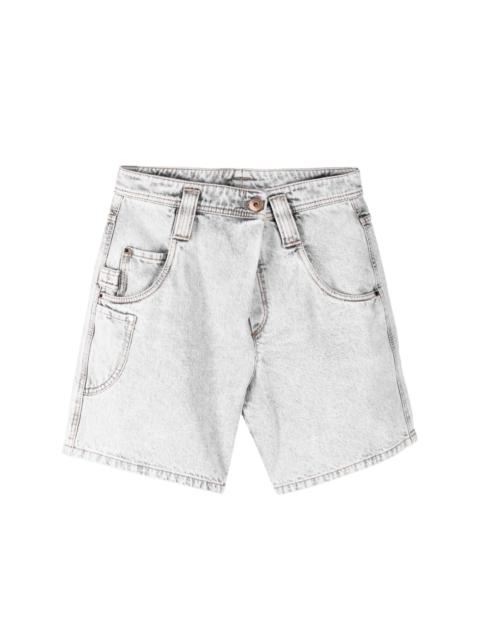 multiple-pocket denim shorts