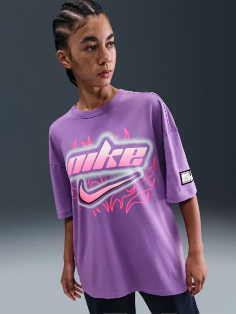 Nike Sportswear Women's Oversized Graphic T-Shirt