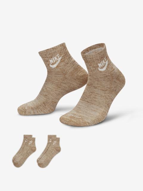 Nike Nike Everyday Plus Cushioned Ankle Socks