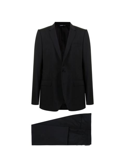 single-breasted tailored suit