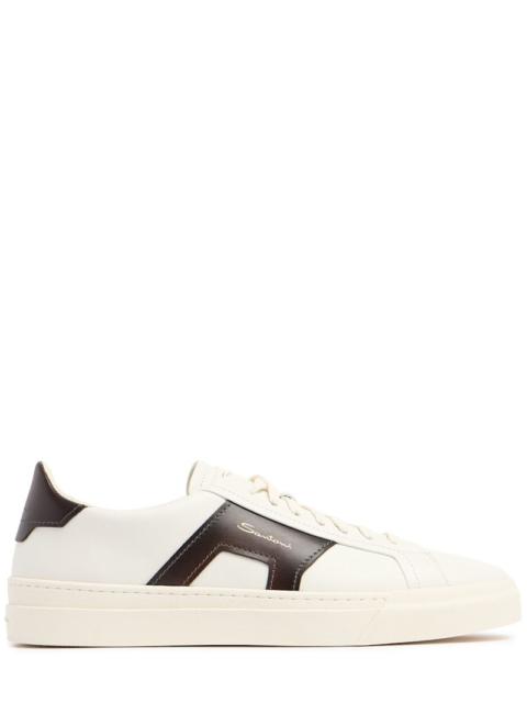 Low top leather sneakers